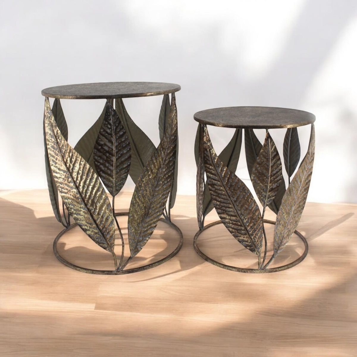 AcaciaHome Art Deco Gold Leaf Nest of Tables – Elegant Round Metal Side Tables, Hand-Finished Floral Design