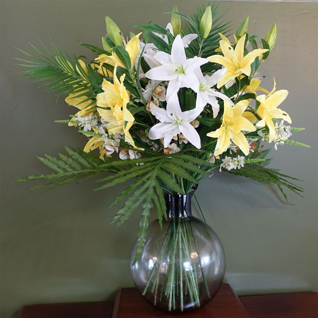 Leaf Oversized Glass Bottle Vase, 40cm Thick Hand-Finished Glass – Real or Artificial Flowers, Grey Smoke