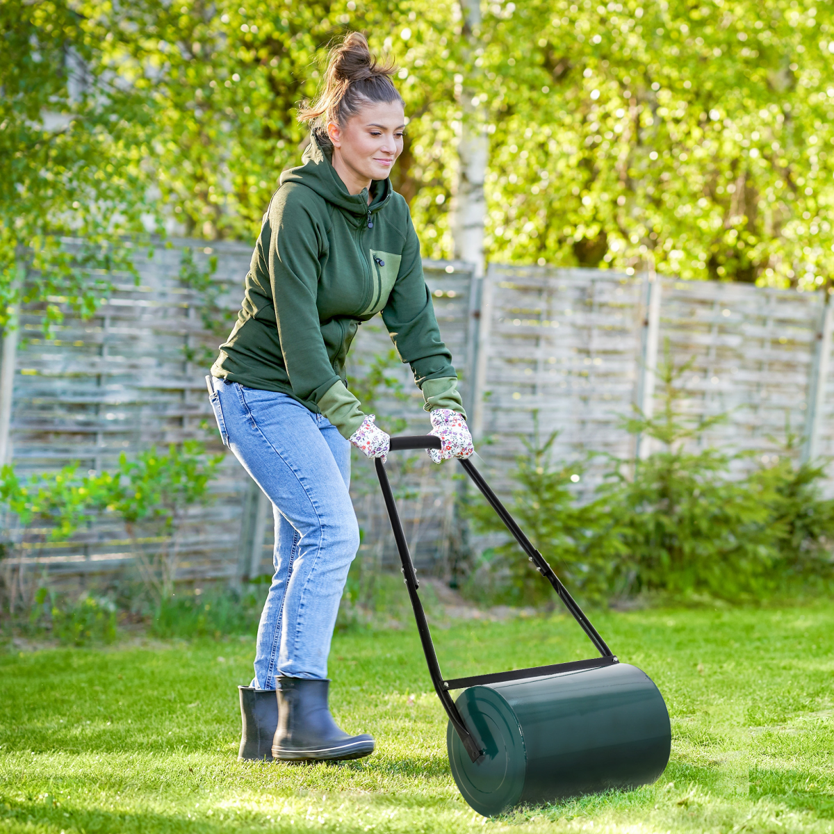 Outsunny 30cm Metal Lawn Roller – Water or Sand Fillable with Scraper Bar, Deep Green
