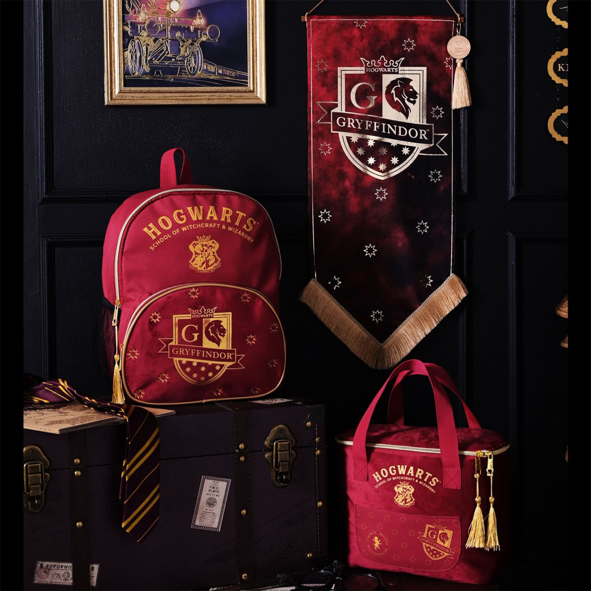 Warner Bros Harry Potter Alumni Lunch Bag – Gryffindor Red Velvet with Embroidered Crest & Gold Zip