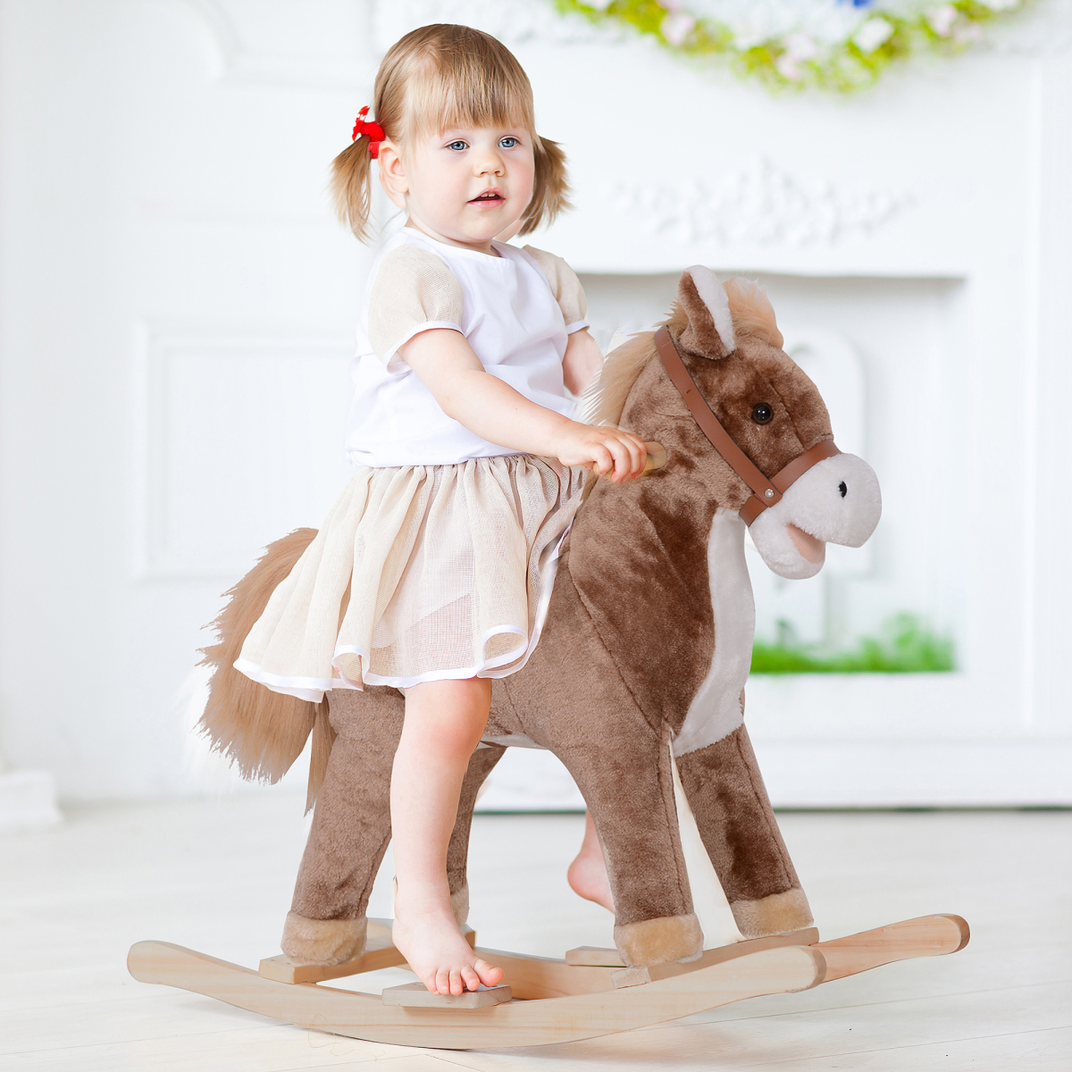 HOMCOM Kids Rocking Horse in Plush & Wood with Easy-Grip Handles and Footrest – Ride-On Rocker for Ages 3+