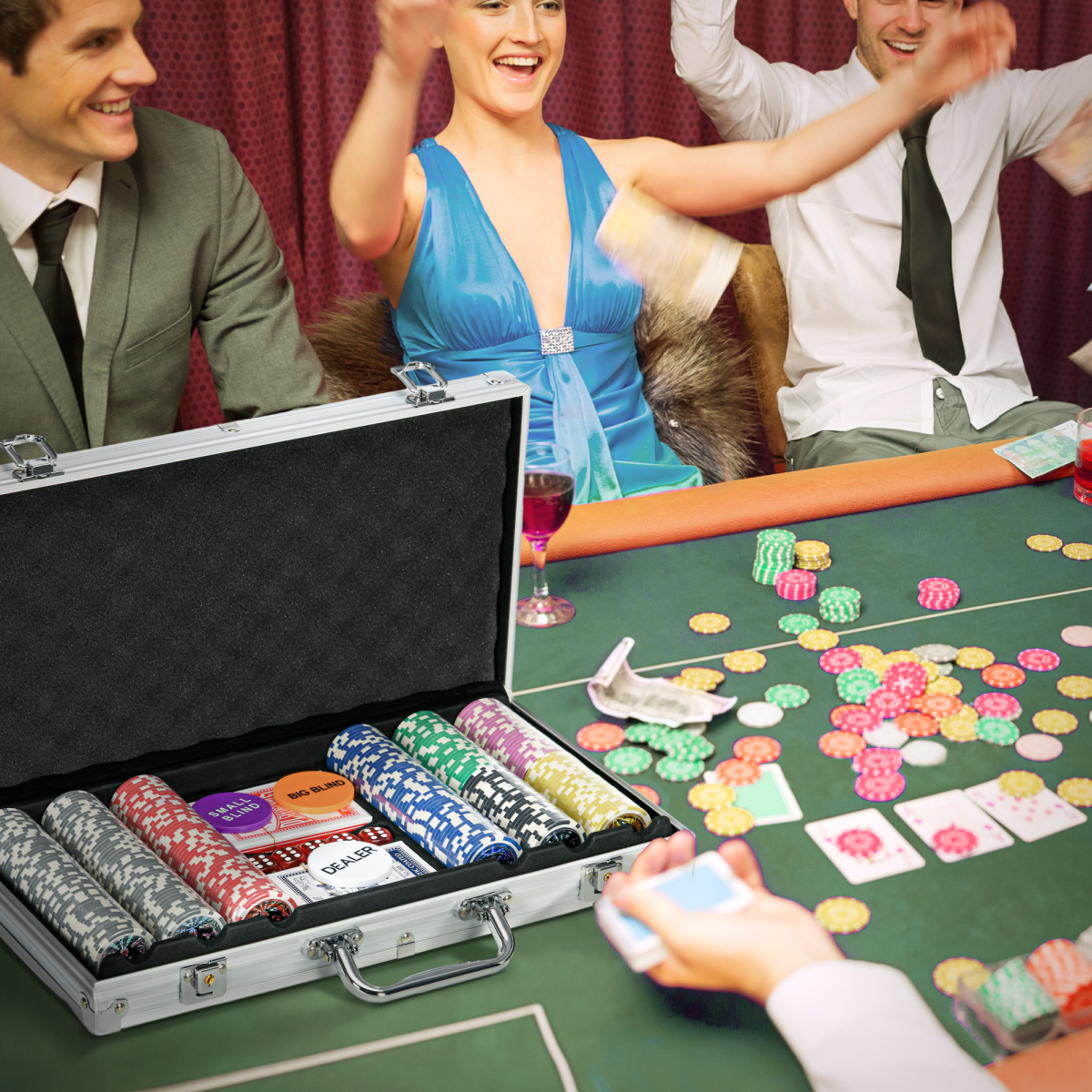 SPORTNOW 500-Piece Poker Chip Set with Mat, Aluminium Case & Two Card Decks – Game Night Kit for up to 10 Players