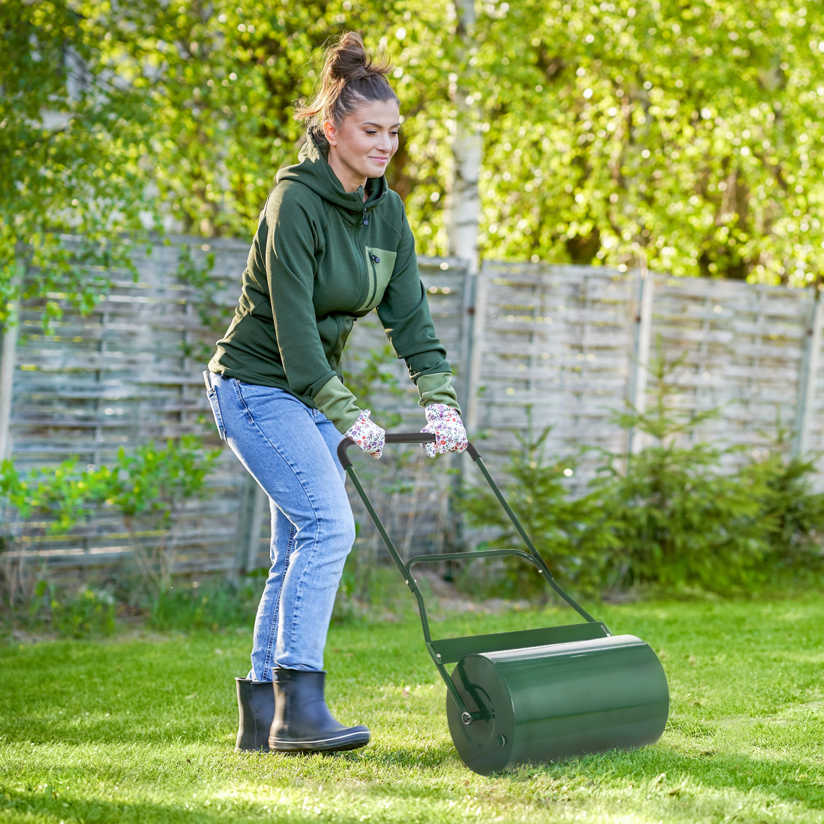 Outsunny Steel Lawn Grass Roller, 50L Water or Sand Fillable – Garden Roller with Rubber Handle, Green