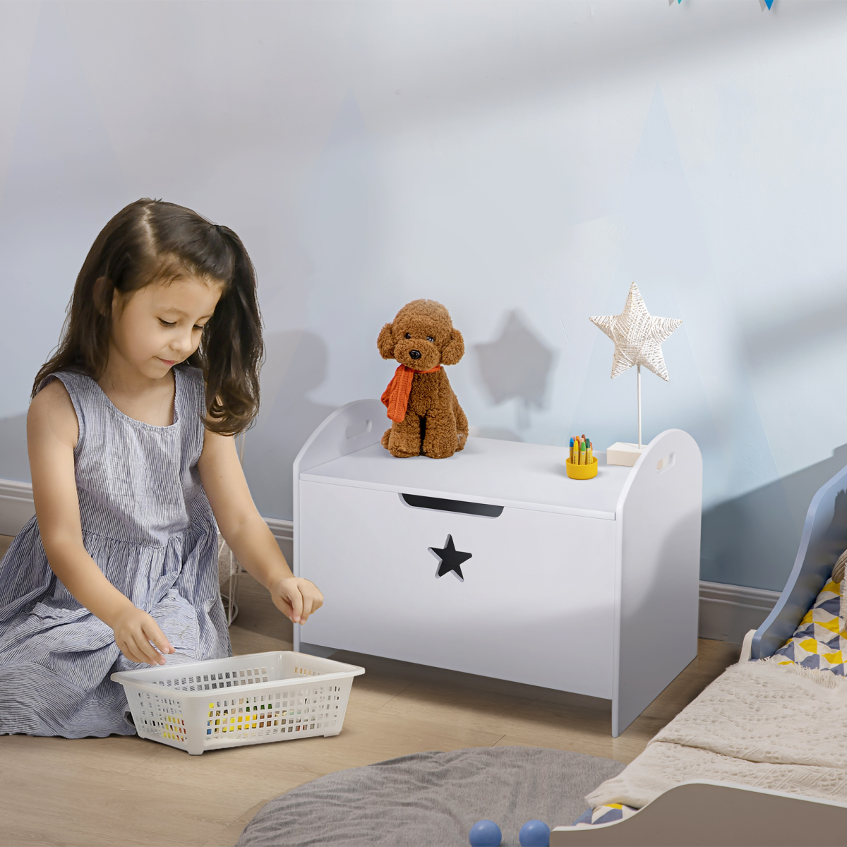 HOMCOM Kids Wooden Toy Box with Side Handles and Easy-Lift Lid – Children's Storage Organiser, White