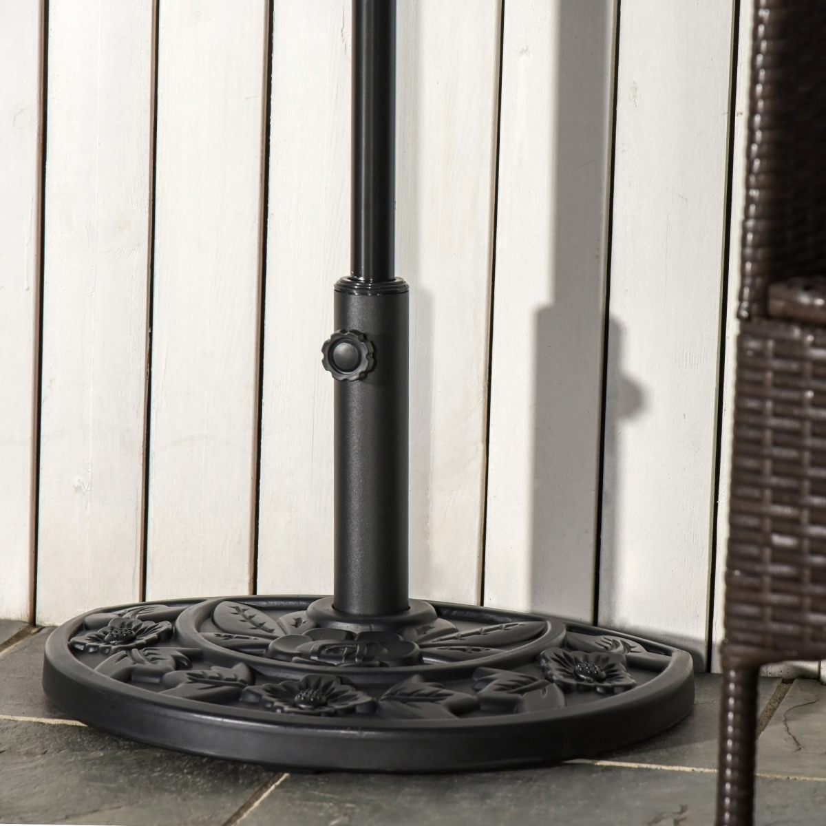 Outsunny Half Round Parasol Base with Flower Engraving – 10kg Weighted Umbrella Stand for Balcony, Black