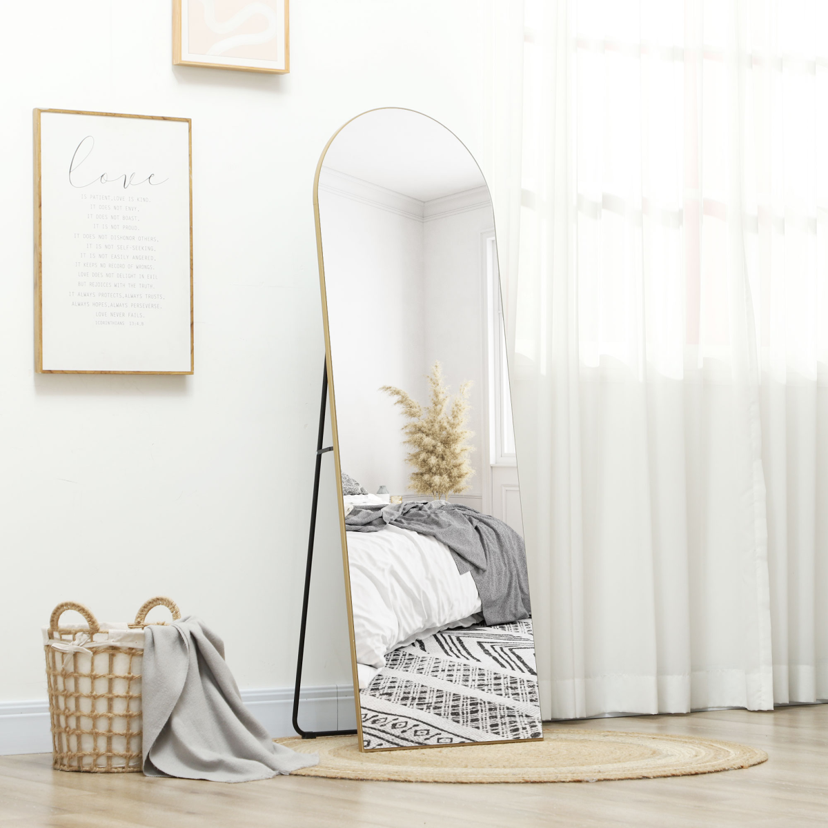 HOMCOM Full Length Curved Floor Mirror 150 x 50cm with Shatter-Proof Film – Wall Mount or Freestanding, Gold