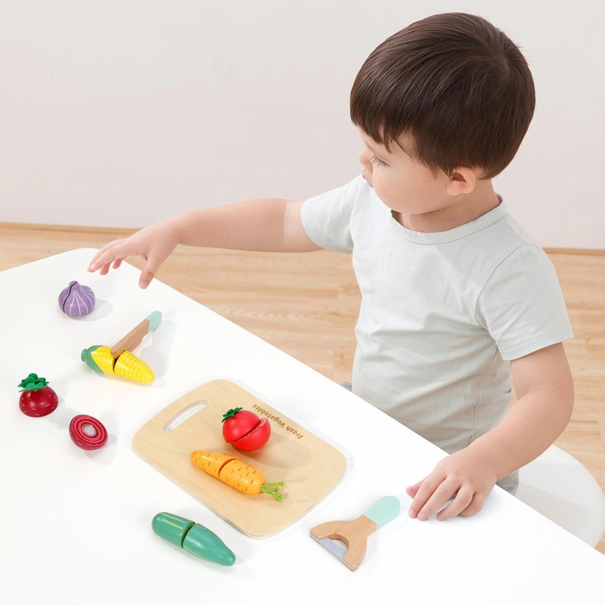 SOKA Wooden Cutting Vegetables Play Set, 9 Pieces – Pretend Play Kitchen Toy for Kids