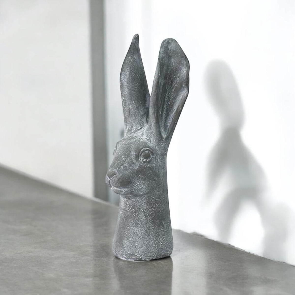 Stone-Effect Hare Head Sculpture – Art Deco-Inspired Weatherproof Resin Rabbit Ornament, 29cm