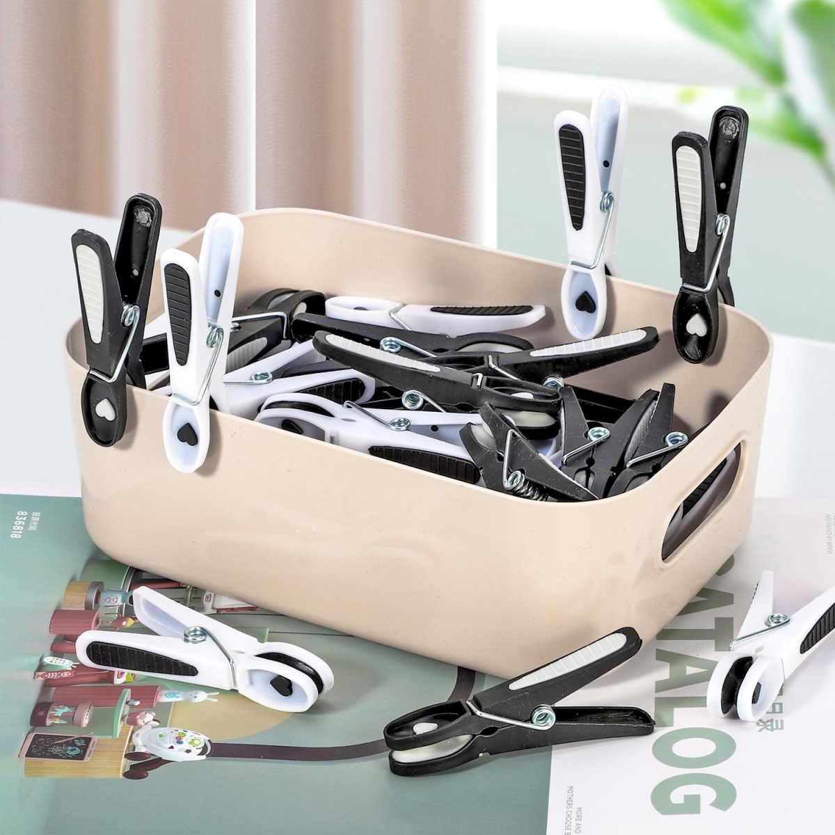 VINSANI 20 Pack Plastic Clothes Pegs – UV-Resistant Black & White Washing Pegs with Stainless Steel Spring