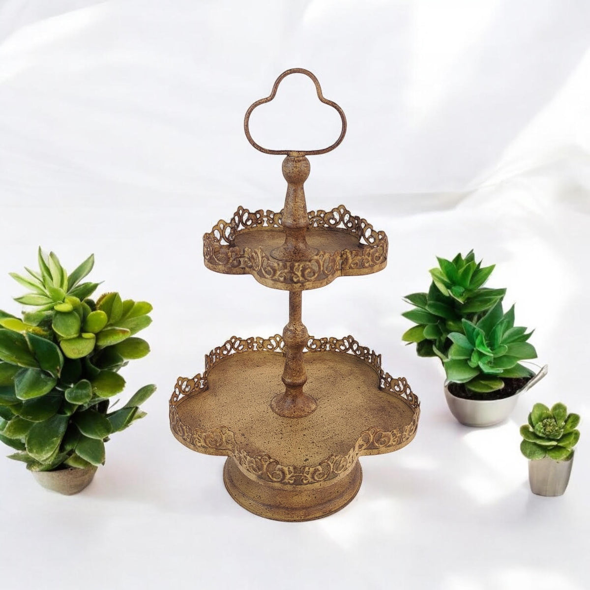 AcaciaHome Rusty 2-Tier 48cm Round Metal Plant & Cake Stand – Patina Pedestal for Cupcakes, Plants & Decor