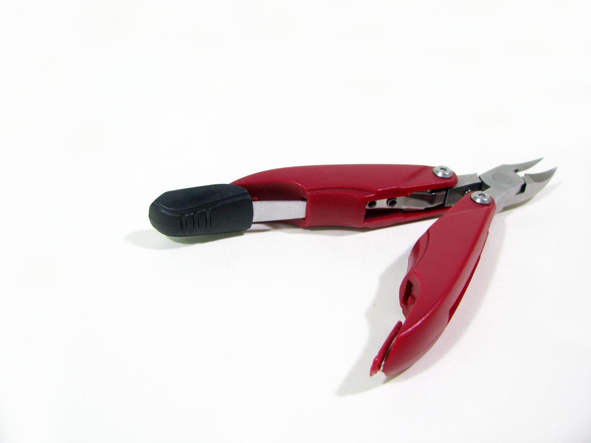Avilo 3 in 1 Foldable Nail Clipper – Clean, Trim, File and Clip Nails at Home or Travelling