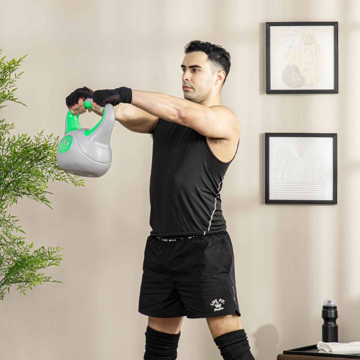 SPORTNOW 16kg Kettlebell with Wide Handle and Plastic Coating – Home Gym Strength Training Weight, Green and Grey