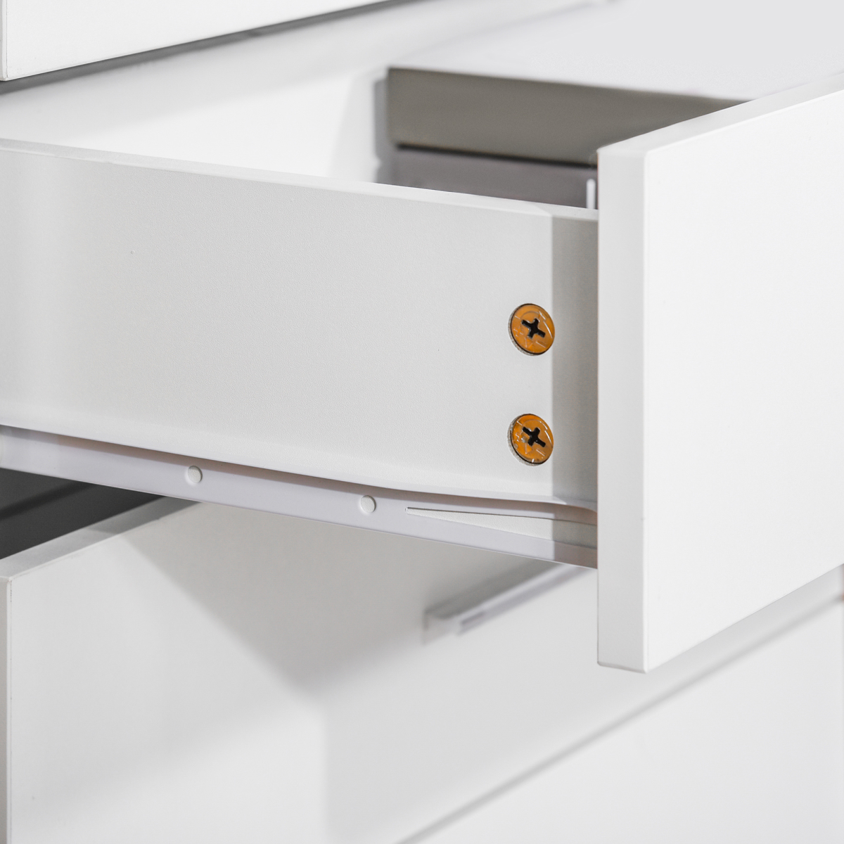 HOMCOM 4-Drawer Vertical Chest of Drawers with Metal Rails & Anti-Tip Kit – Bedroom Clothes Storage