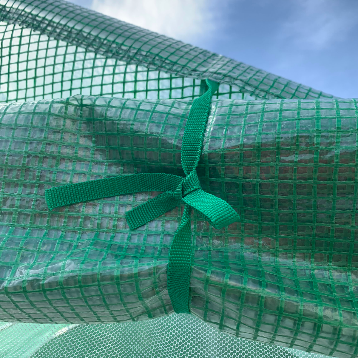 Outsunny 4.47 x 3 x 2m Walk-in Polytunnel Greenhouse with PE Cover, Zipped Door & 6 Mesh Windows, Green