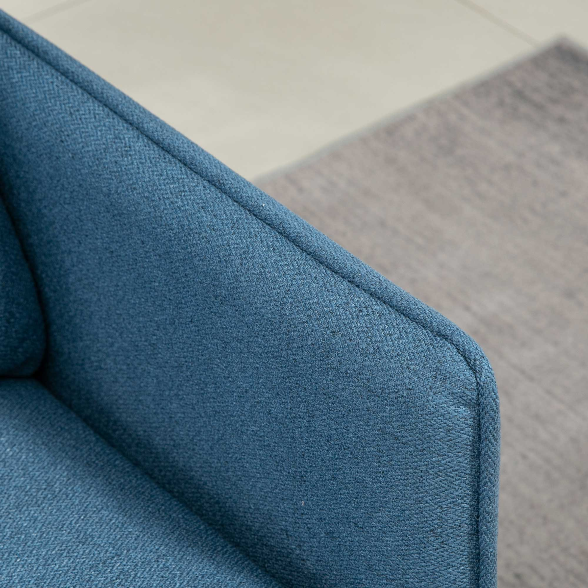 HOMCOM Dark Blue Loveseat cushion detail