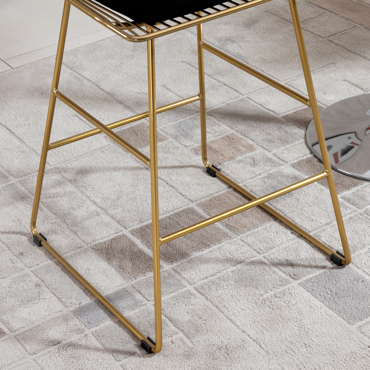 HOMCOM Modern Wire Metal Counter Height Bar Stools, Set of 2 with Footrest – Industrial Kitchen Island Seating