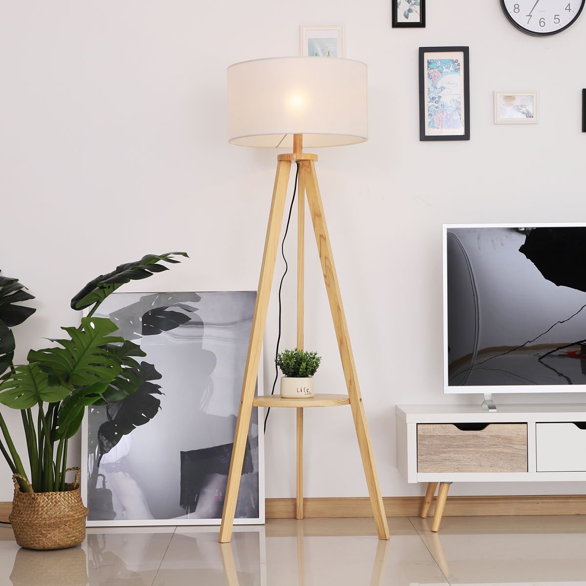 HOMCOM Wooden Tripod Floor Lamp with Cream Linen Shade, 154cm – Scandi-Style Lighting