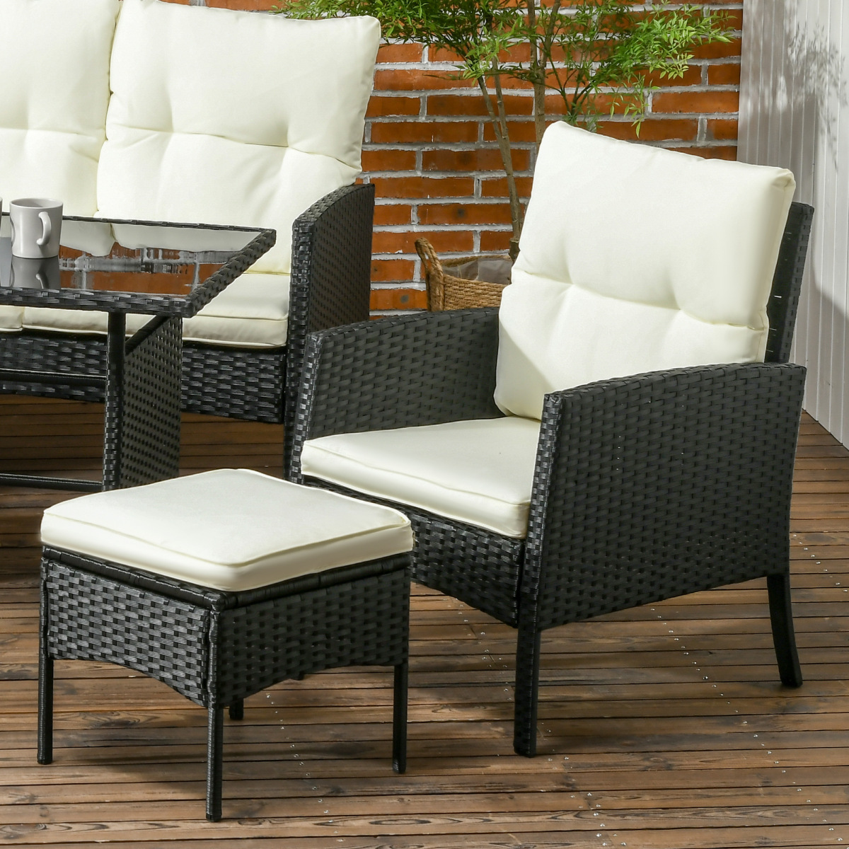 Outsunny 6-Piece Rattan Garden Sofa Set with 2 Armchairs, 2 Footstools & Glass-Top Table – Padded Cushions, White