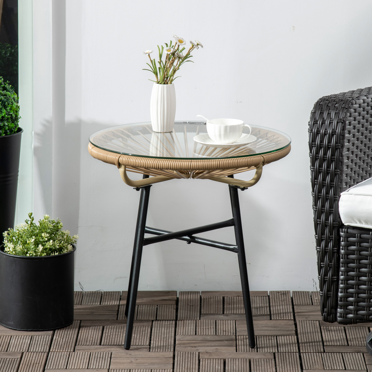 Outsunny Round PE Rattan Side Table with 5mm Tempered Glass Top & Powder-Coated Metal Frame