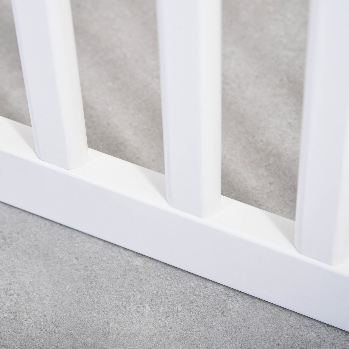 Pawhut Foldable Freestanding Dog Gate with Support Feet – MDF Pet Safety Barrier for Doorways & Stairs, White