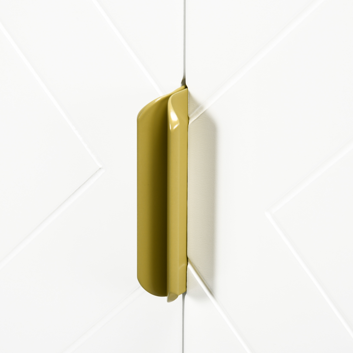 kleankin Under Sink Bathroom Cabinet with Double Doors & U-Shaped Cut-Out – Storage, White & Gold