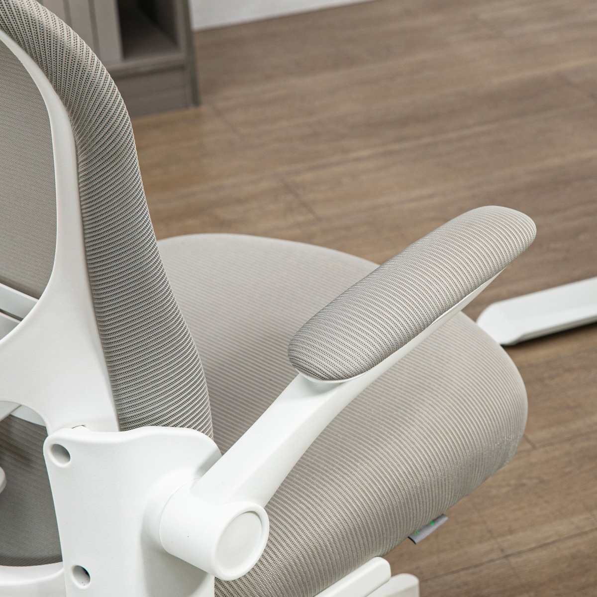 Vinsetto Ergonomic Mesh Office Chair with Rotating Headrest, 4D Lumbar Support & Flip-Up Arms – Grey