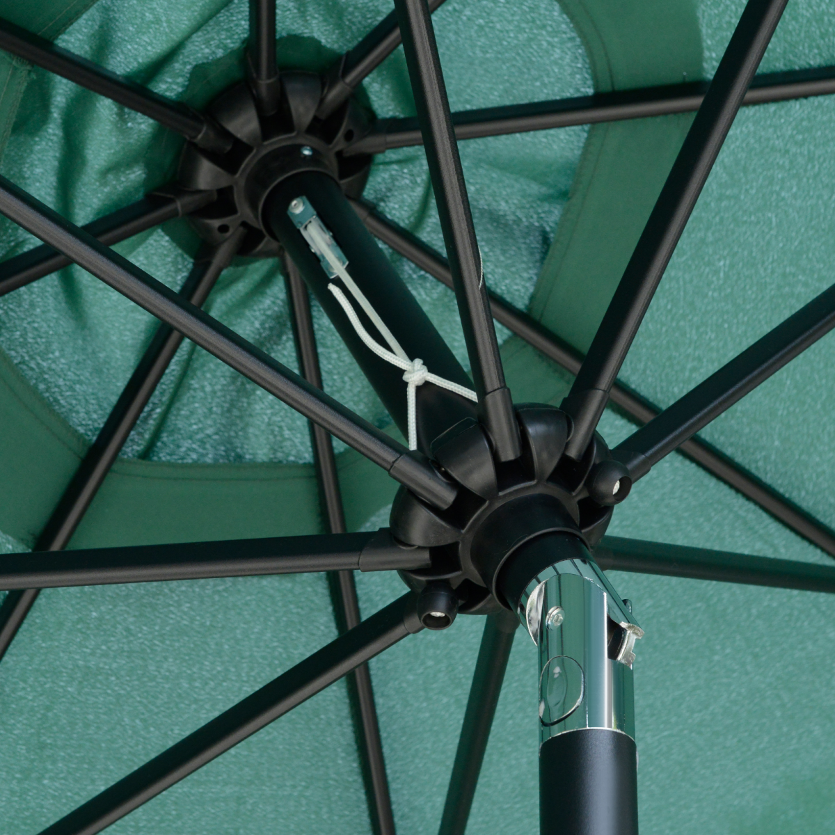 Outsunny 2.66m Scalloped Garden Patio Umbrella with Crank Handle & Push-Button Tilt – 4–6 Seater, Green