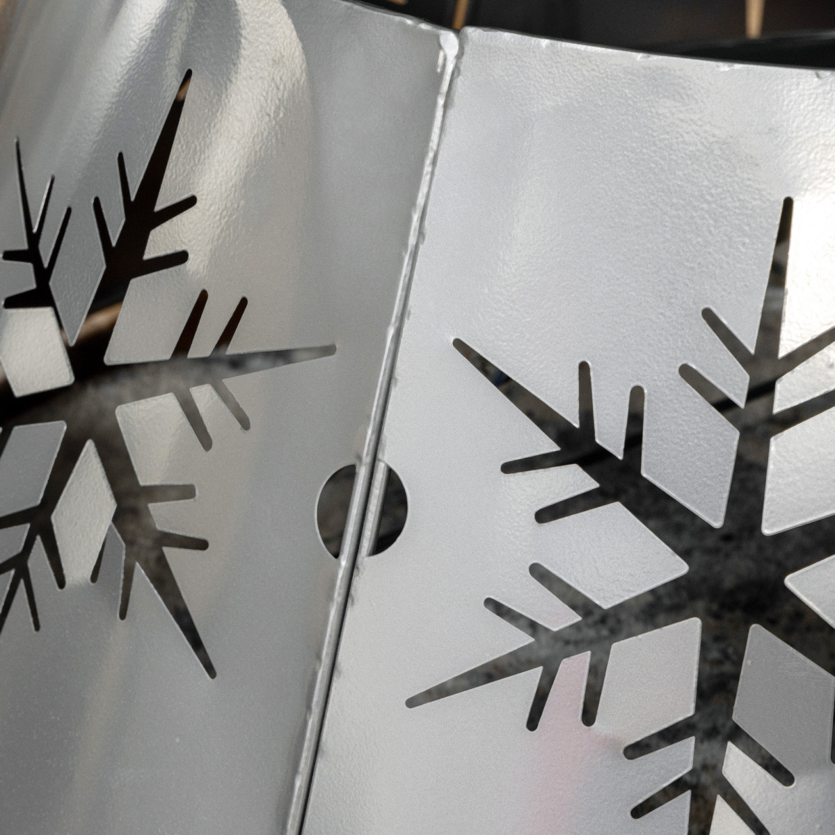 HOMCOM Christmas Tree Base Cover with Hollow Snowflake Patterns – Festive Tree Stand Skirt, Silver