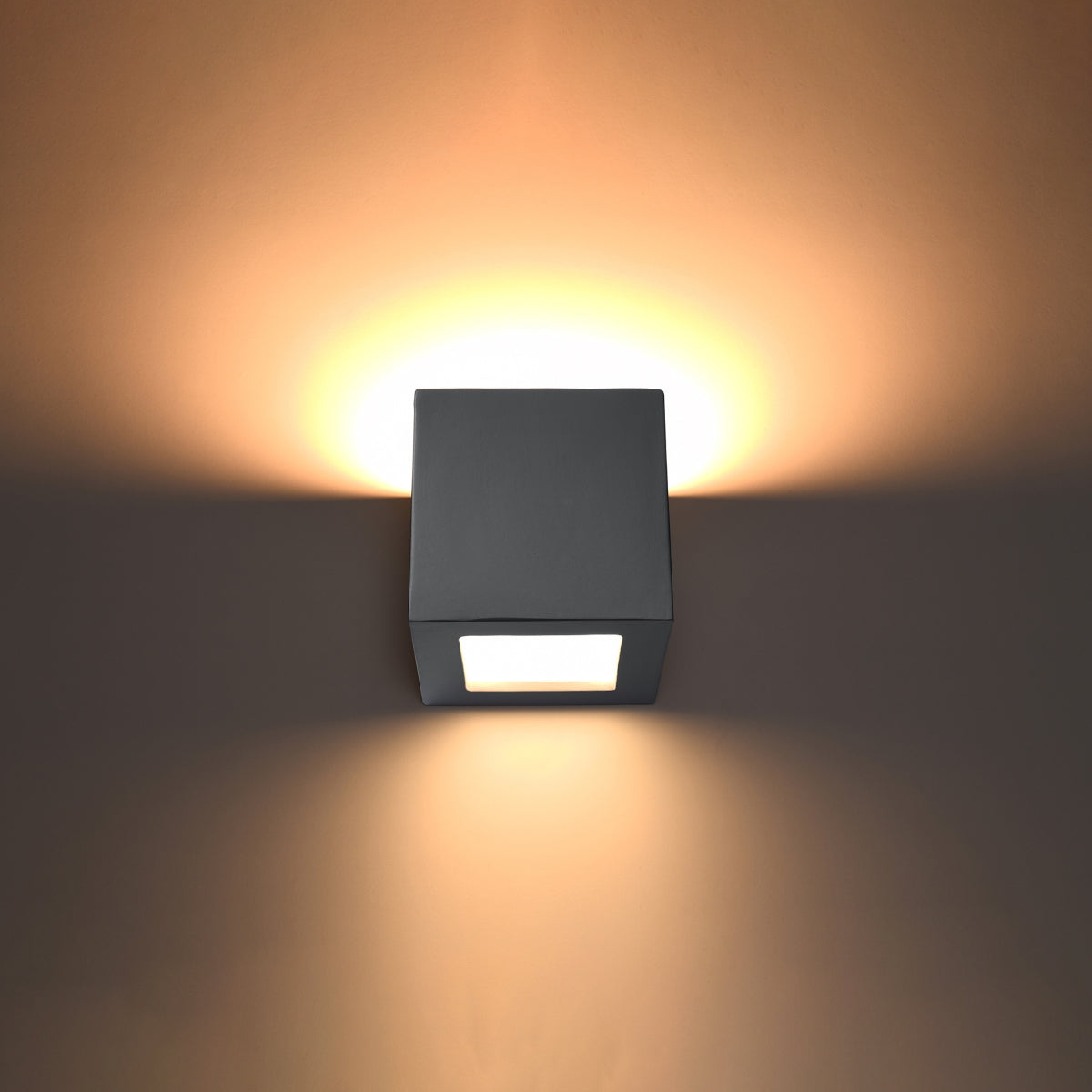 Leo Modern Ceramic & Glass Wall Light, E27