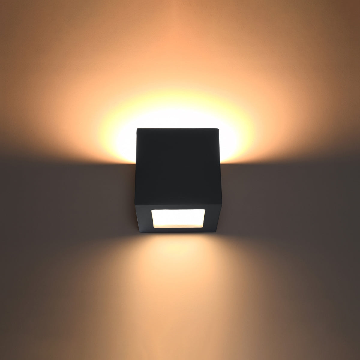Leo Modern Ceramic & Glass Wall Light, E27