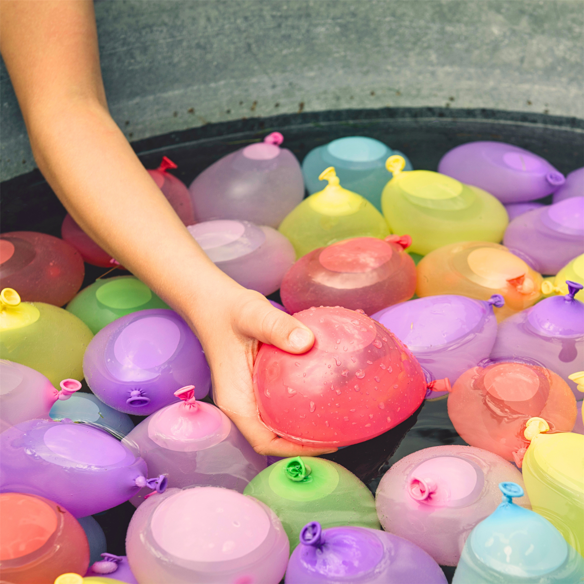 SOKA Water Bombs – Pack of 400 Water Balloons for Garden Games, Parties & BBQs