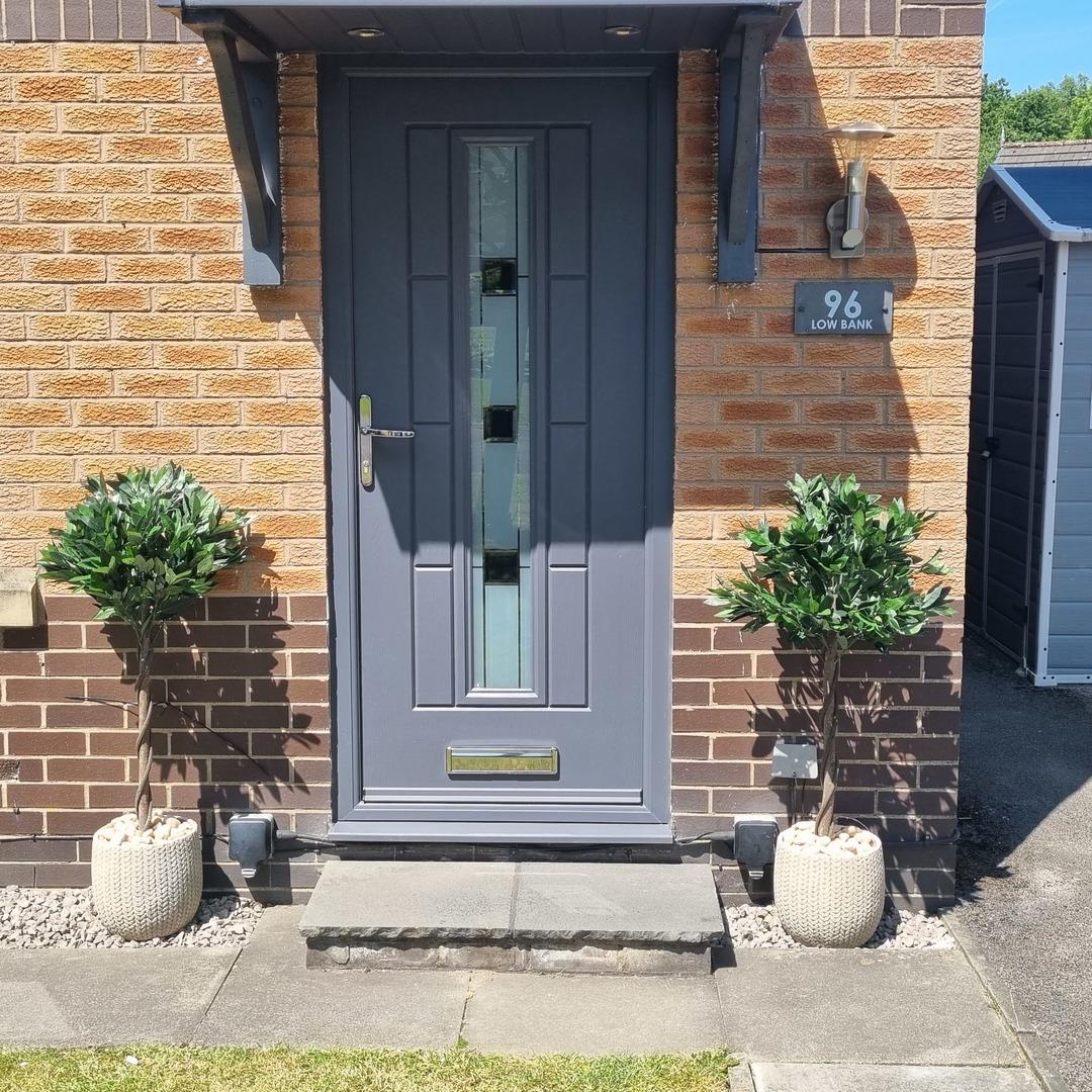 Pair of Leaf Design UK 90cm (3ft) Artificial Topiary Bay Laurel Ball Trees – Twisted Stem Entrance Plants