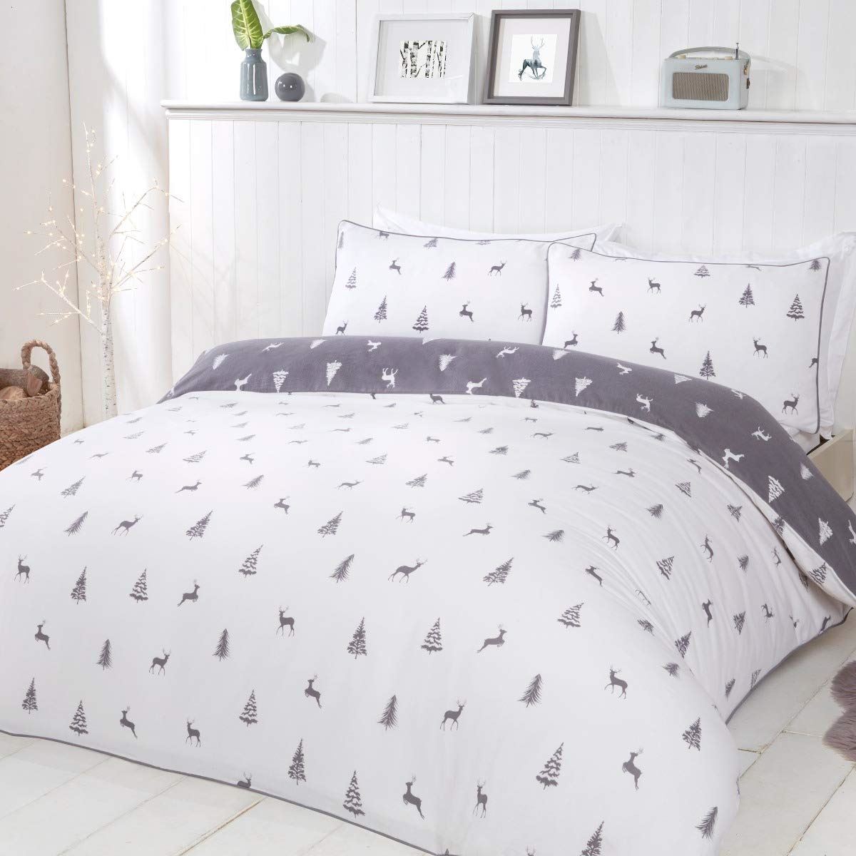 Sleepdown Ditsy Stags & Trees Reversible Duvet Cover Set with 2 Pillowcases – Brushed Cotton Bedding, Navy