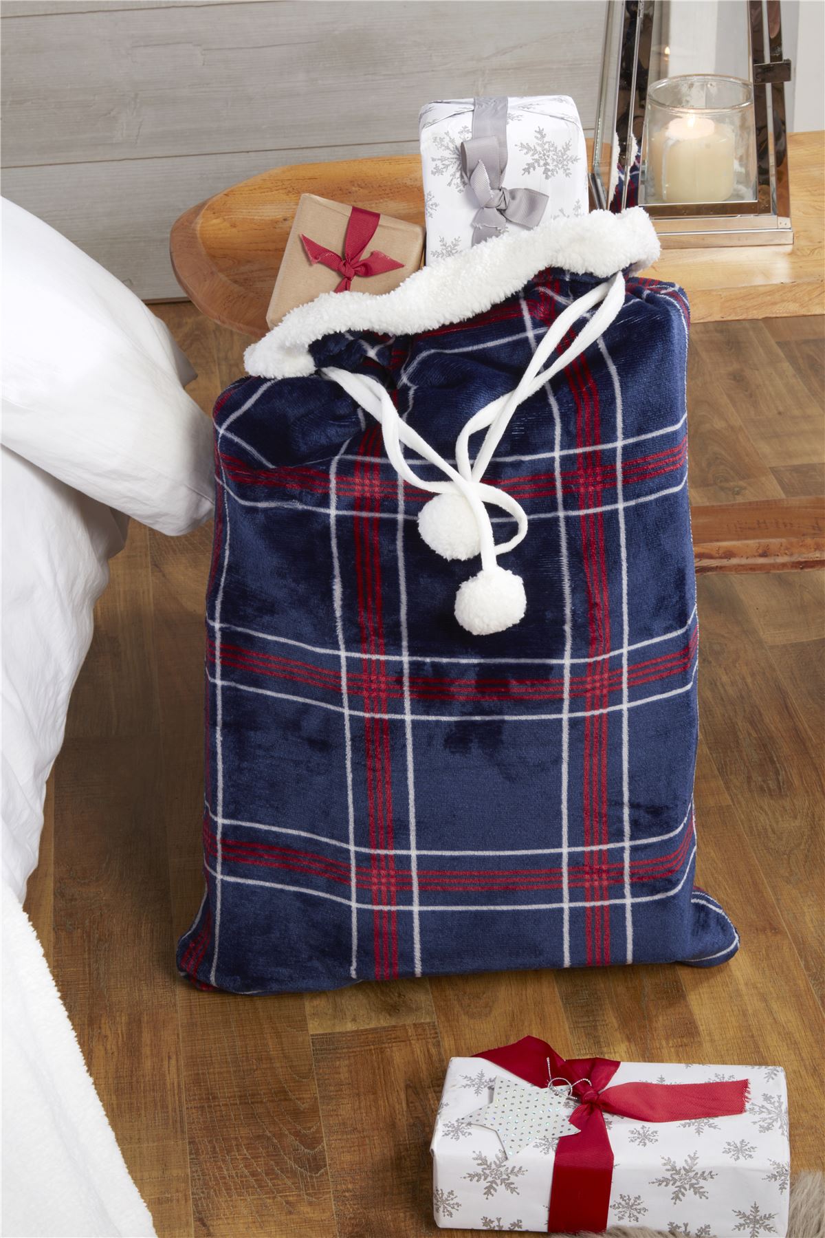 Sleepdown Printed Check Fleece Christmas Sack with Drawstring Closure – Reusable Gift Bag, Navy