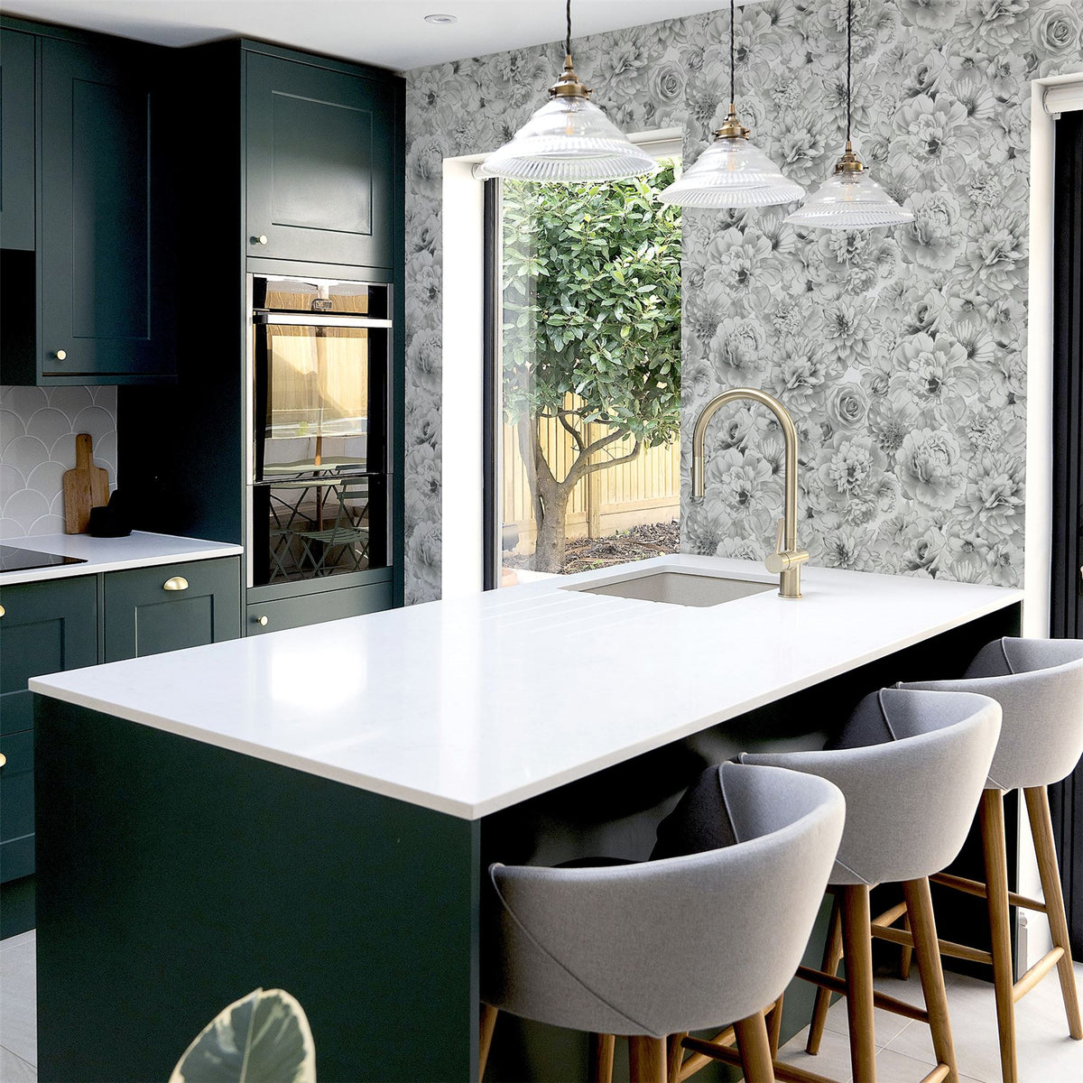 Arthouse Glitter Bloom Wallpaper – Large-Scale Monochrome Floral with Encased Glitter, Silver