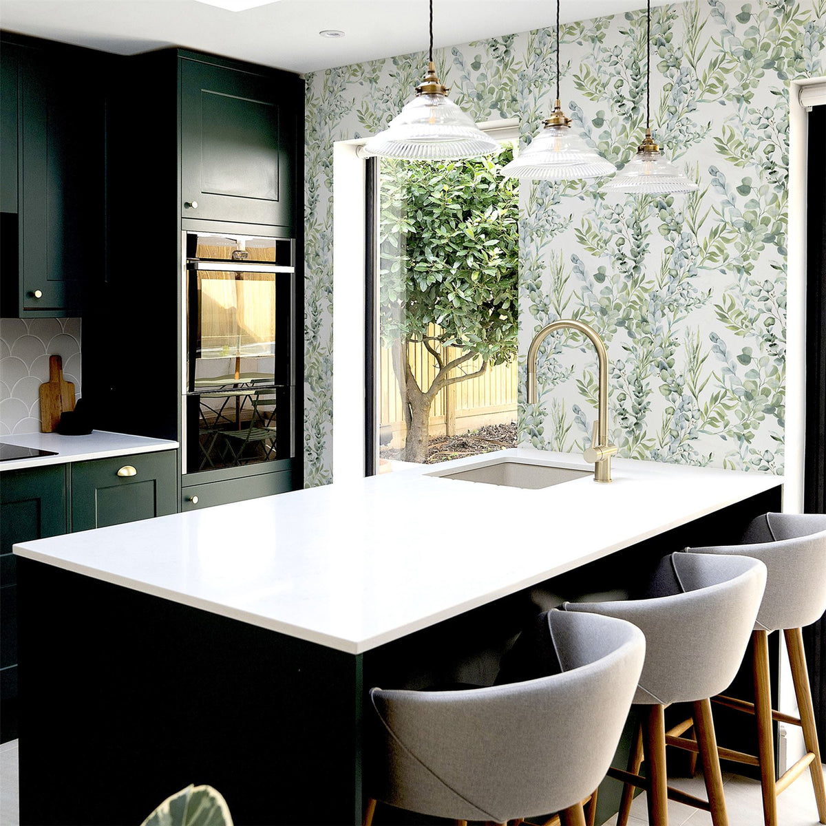 Arthouse Tranquil Wallpaper with Light and Dark Green Leaves – Watercolour Look Feature Wall, Green