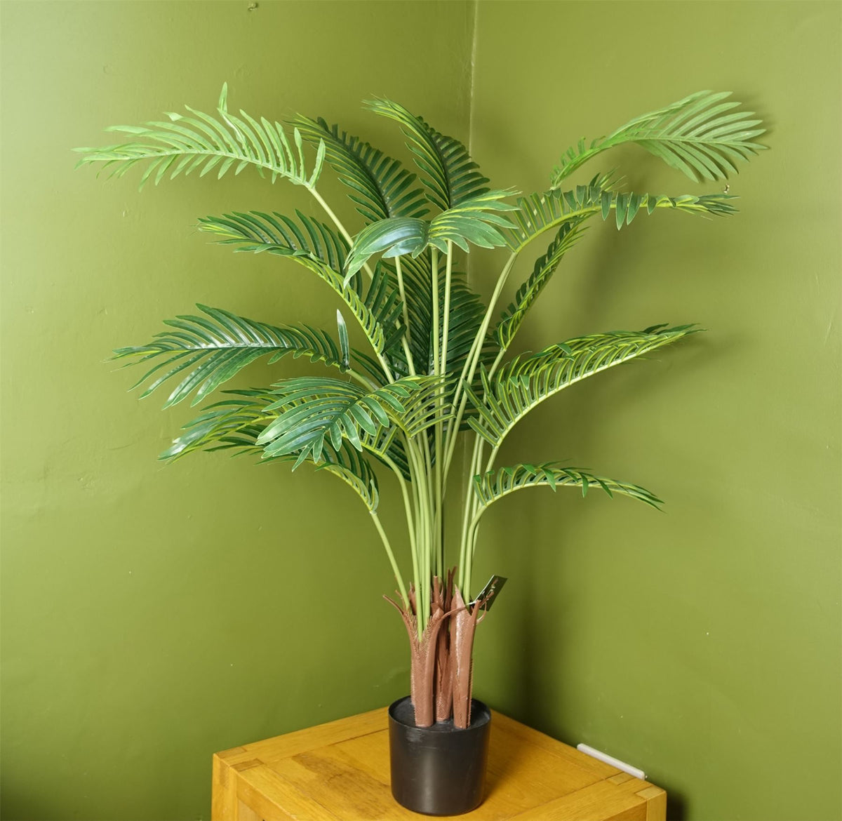Large Artificial Areca Palm Tree, 110cm in Black Pot – Realistic Indoor Plant with Wired Stems