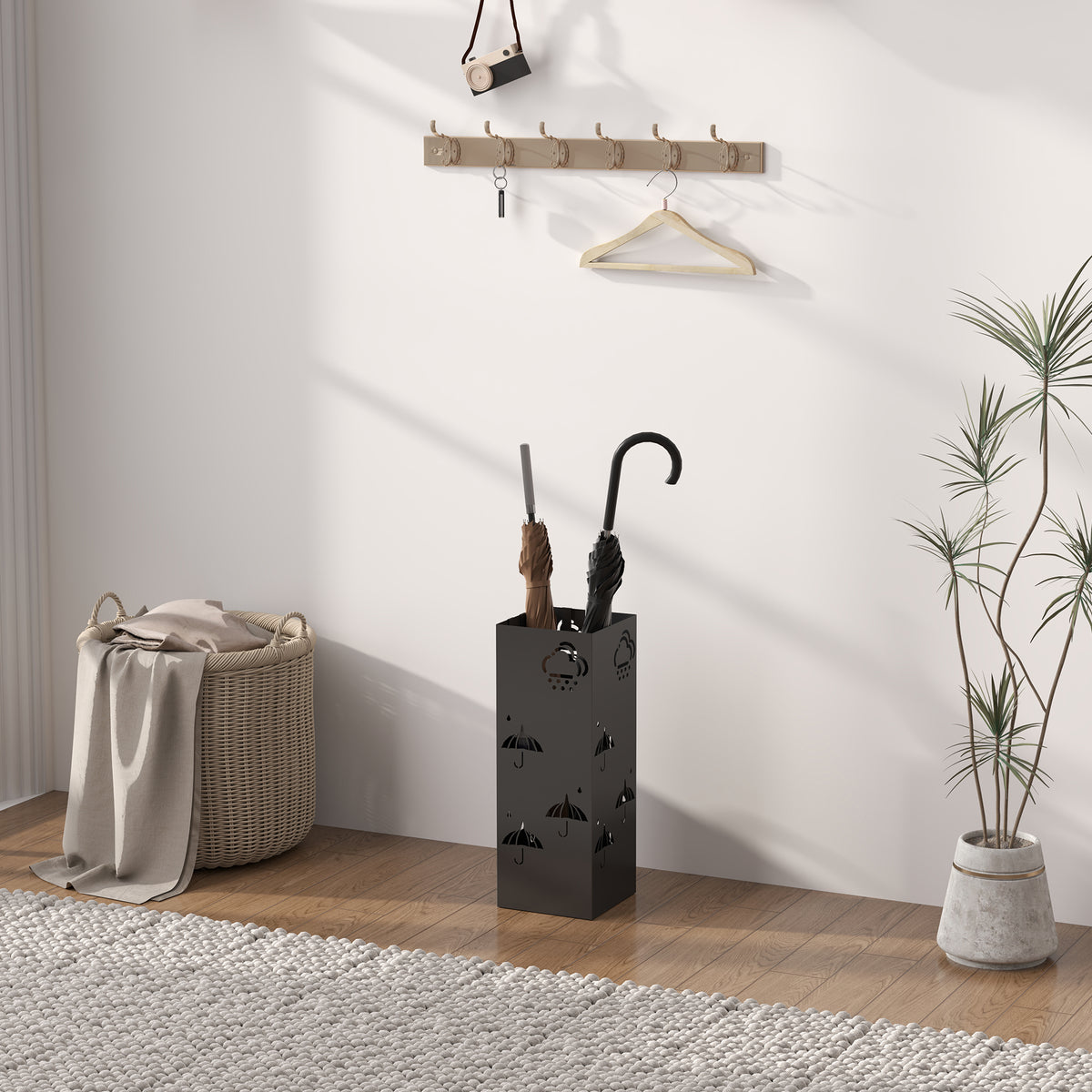 HOMCOM Decorative Umbrella Stand with Removable Drip Tray & 4 Hooks – Hallway Storage, Black