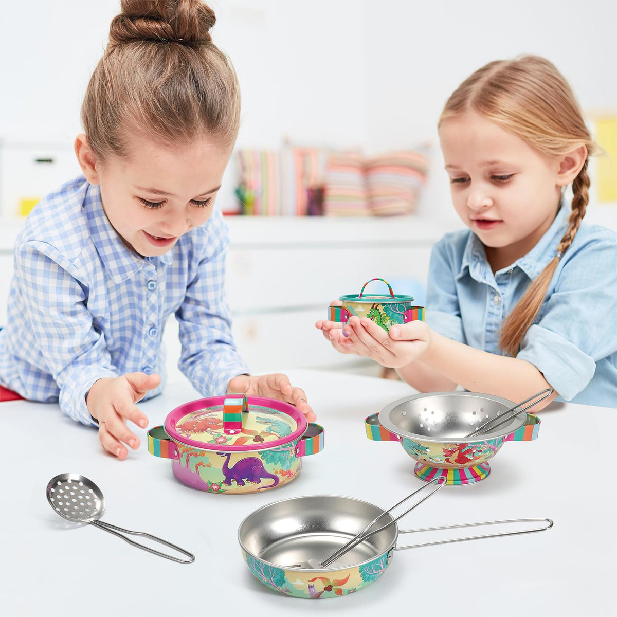 SOKA 10-Piece Kids Kitchenware Play Set with Carry Case – Dinosaur Role Play Toy Pots, Pans and Utensils