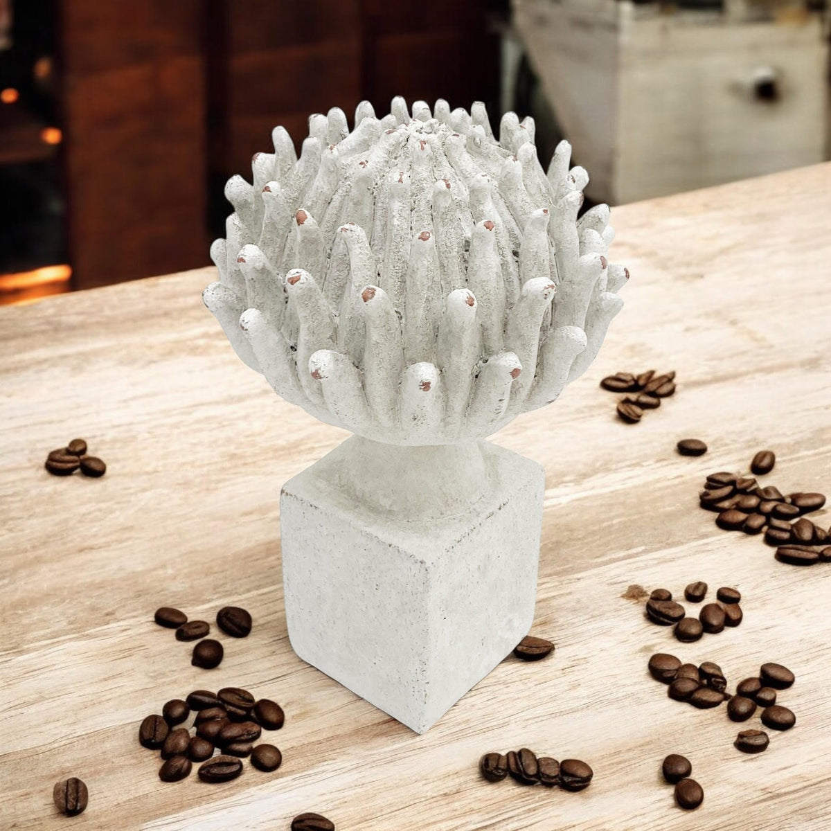 Stone-Look Resin Flower Garden Ornament on Base – Decorative Floral Figurine for Home or Office, 27cm