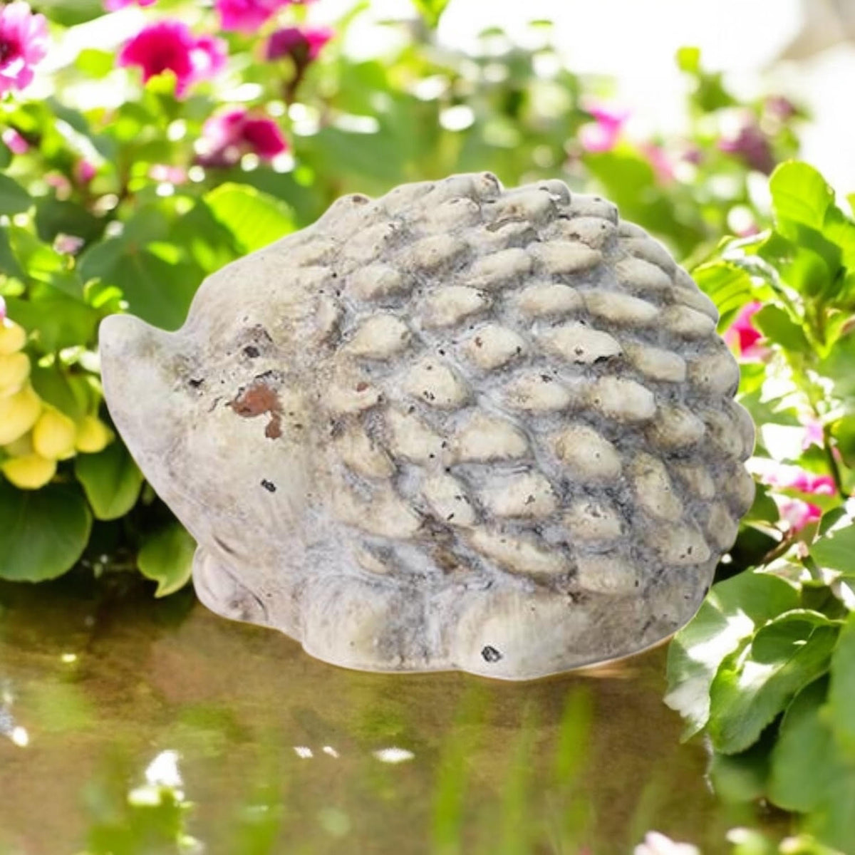 Stone-Look Cement Hedgehog Garden Sculpture – Frostproof Weatherproof Ornament for Indoor & Outdoor
