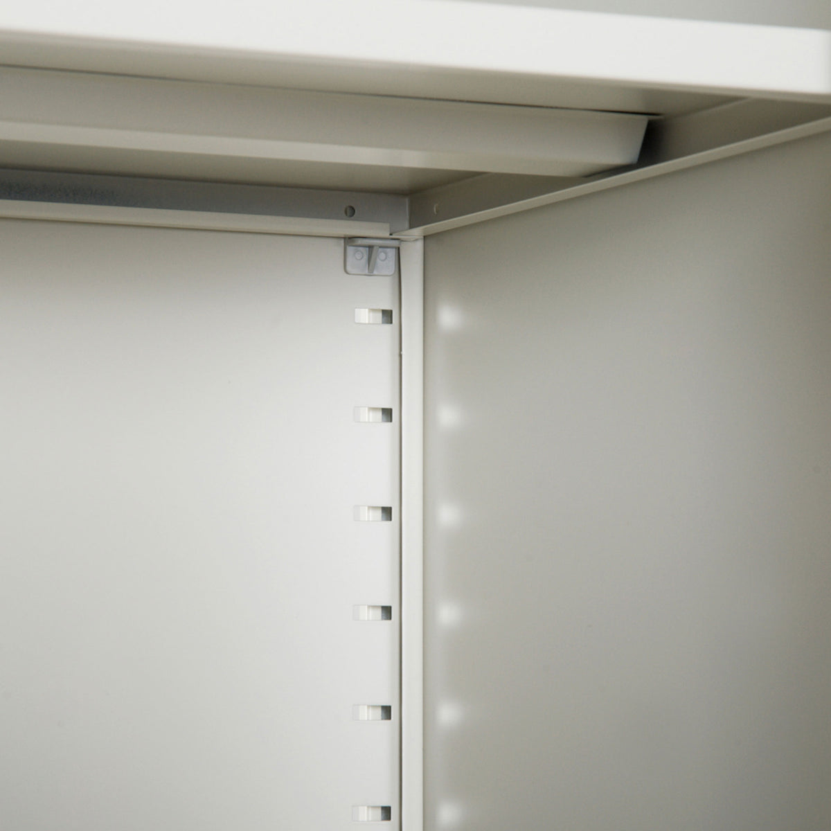 Vinsetto Lockable Metal Filing Cabinet with 2 Doors & 4 Adjustable Shelves – Tall 175cm Office Storage