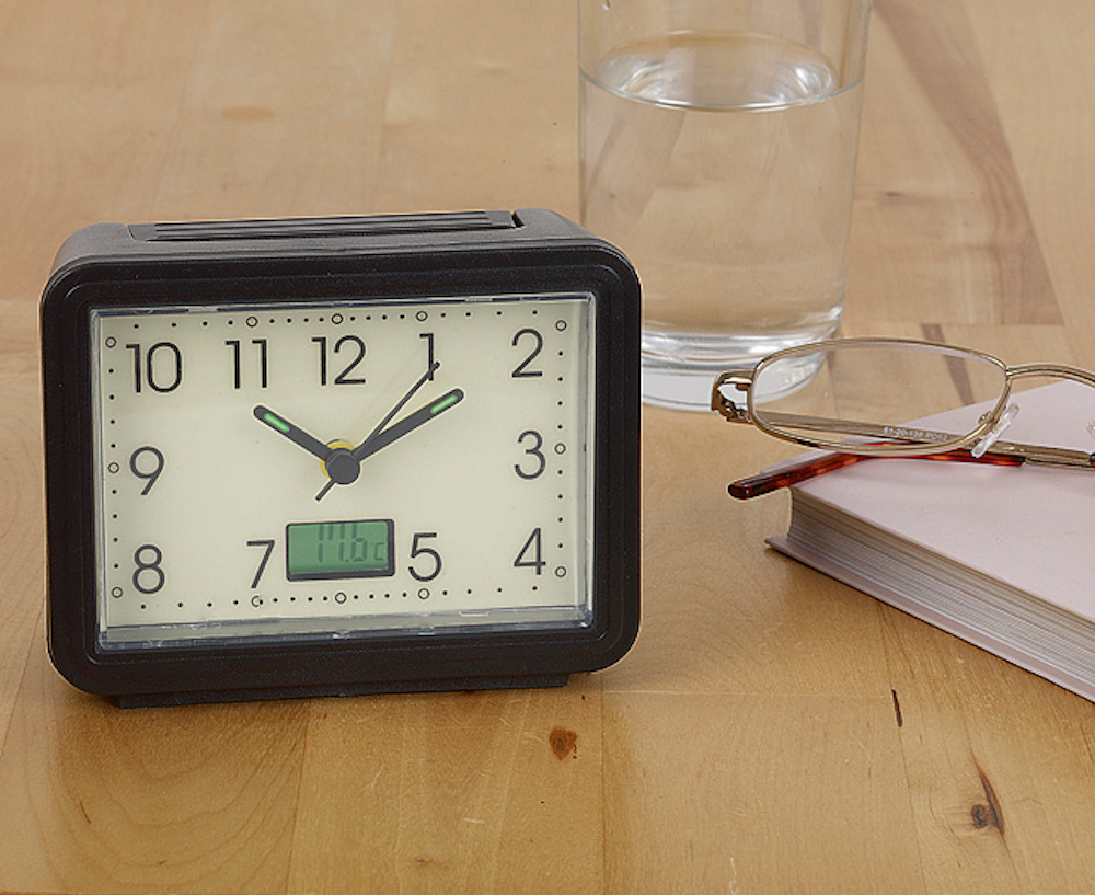 Avilo GID Alarm Clock with Temperature Display, Set of 2 – Large Face, Easy-Read Numbers