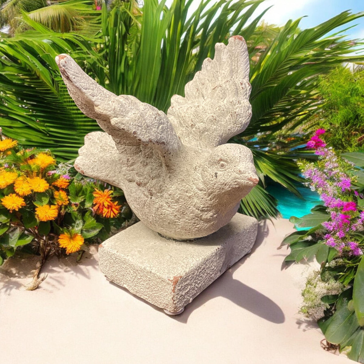 Stone-Look Resin Bird Garden Ornament on Base – Decorative Bird Figurine for Home or Office, 10cm