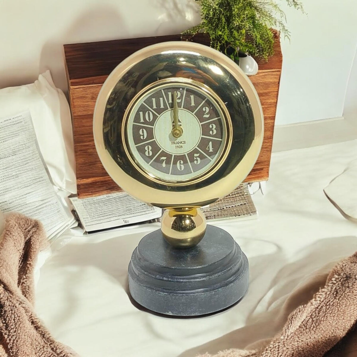 Silent Sweep Mantel Clock with Easy-to-Read Dial – Quiet Tabletop Timepiece for Bedroom & Office, Black