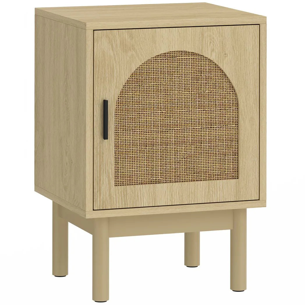 HOMCOM Rattan Bedside Table with Arched Doors and Adjustable Shelf – Boho Bedroom Nightstand, Natural Wood