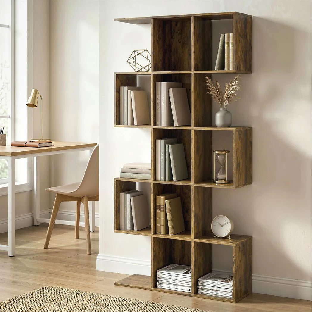 HOMCOM 5-Tier S-Shaped Geometric Bookcase with 15 Compartments – Slim Display Shelf with Anti-Tip Hardware, Rustic Brown