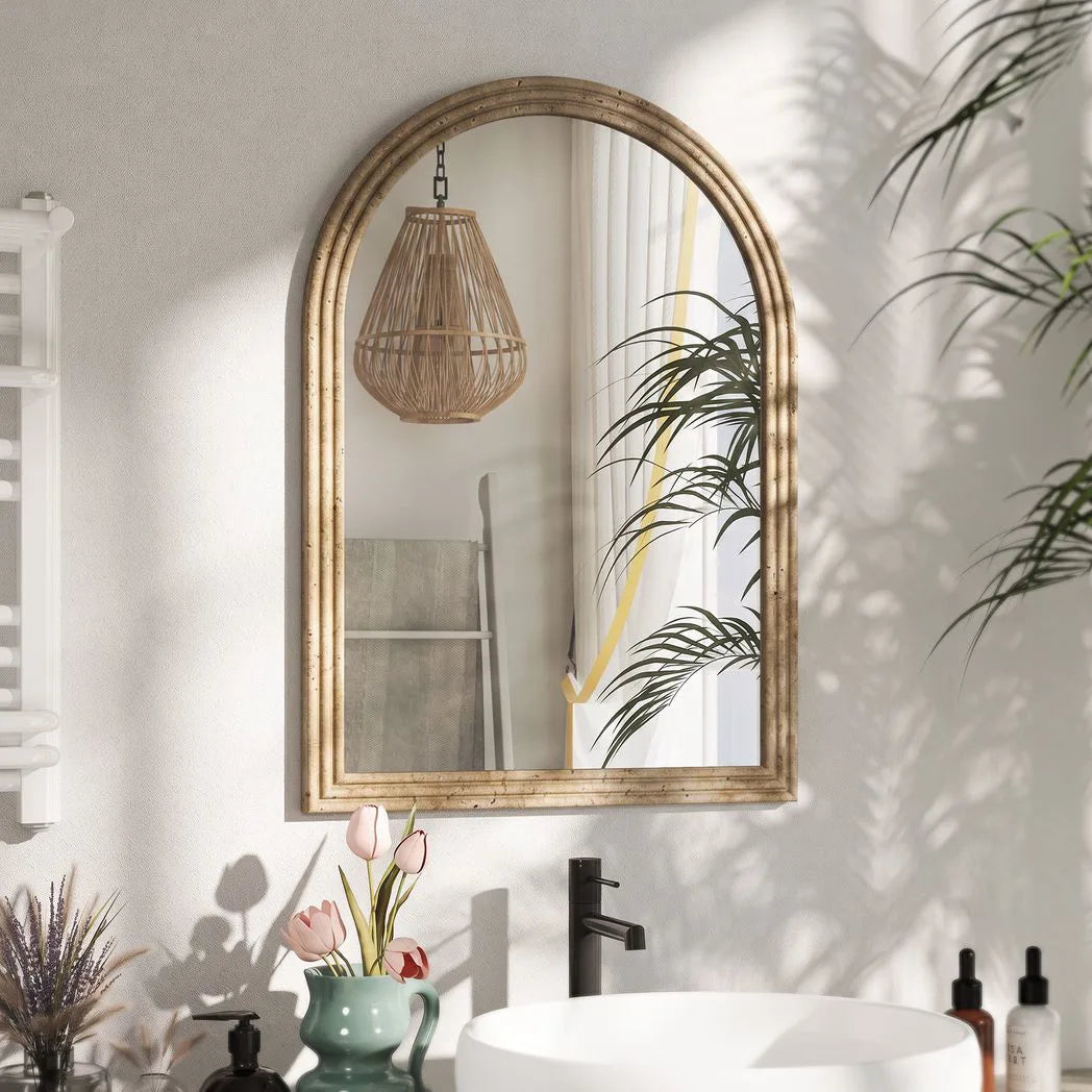 HOMCOM Modern Wall-Mounted Mirror, Arched Wall Mirror with Grooved Edge for Living Room, Entryway