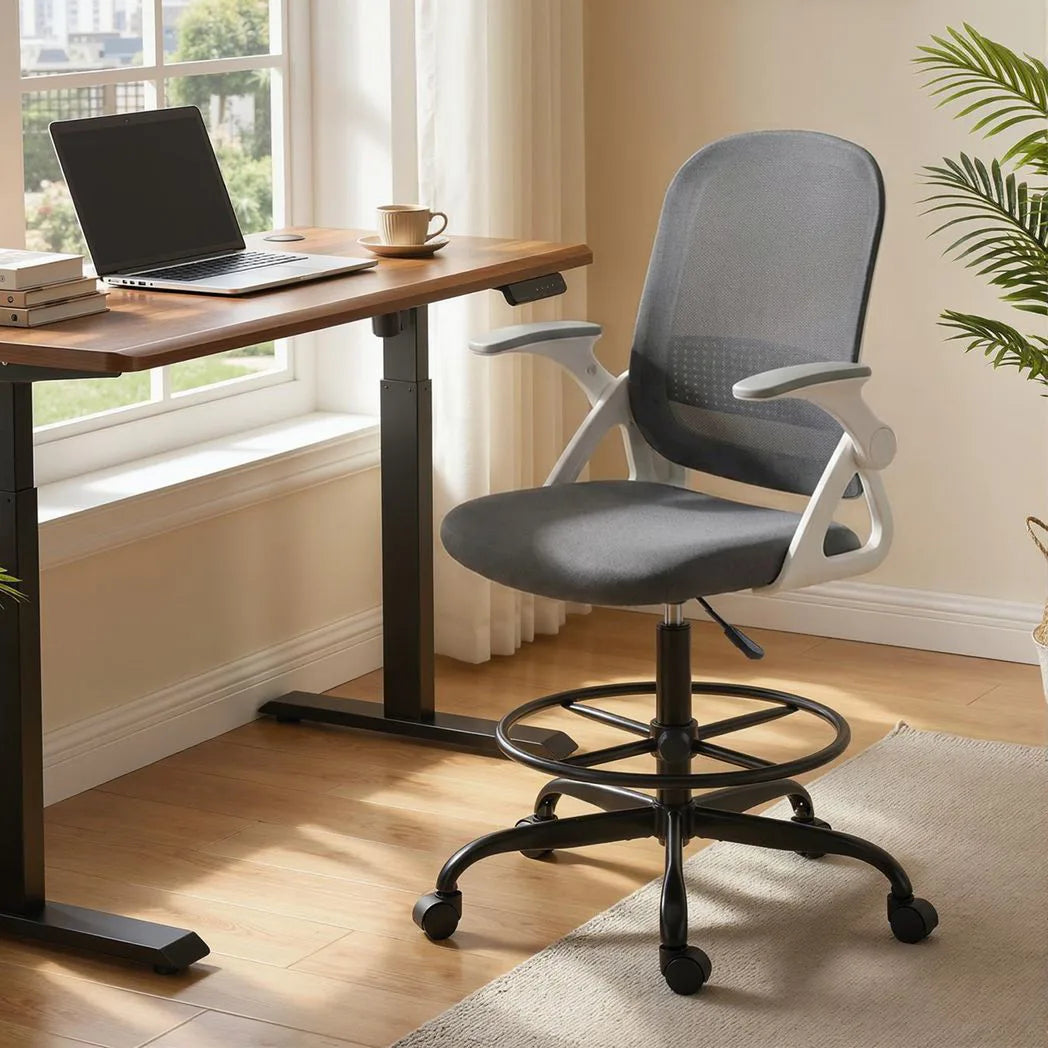 HOMCOM Painting Chair with Mesh Back, Adjustable Footrest & Flip-up Armrests – Sit-Stand Desk Chair, Grey