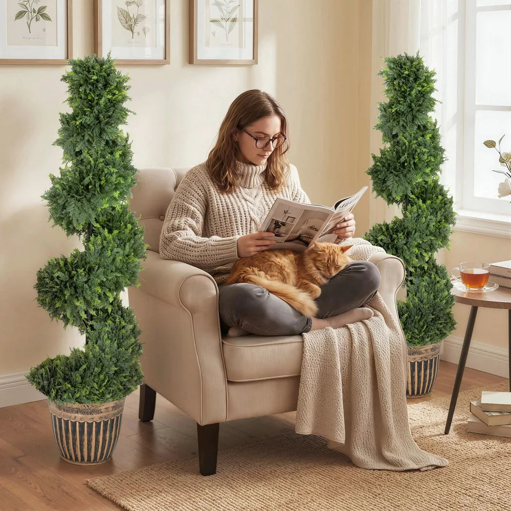 HOMCOM Artificial Spiral Cypress Topiary Trees with Pot – Set of 2